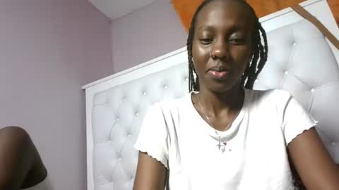 Snapshot of sweetnovah chatting on 23, 6, 2026 Novah girlie online show from 23, 6, 2026