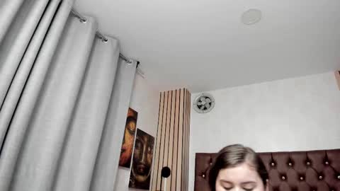 Snapshot of sweetpervert__ chatting on 8, 3, 2025 MIA online show from 8, 3, 2025