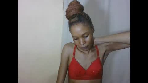 ESTHER online show from 19, 4, 2026