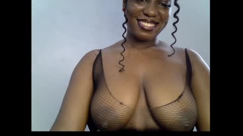 Snapshot of sweetpetitgirl chatting on 19, 4, 2026 LILY BRANDY online show from 19, 4, 2026