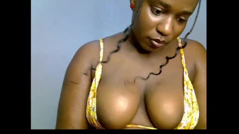 Snapshot of sweetpetitgirl chatting on 23, 4, 2026 LILY BRANDY online show from 23, 4, 2026