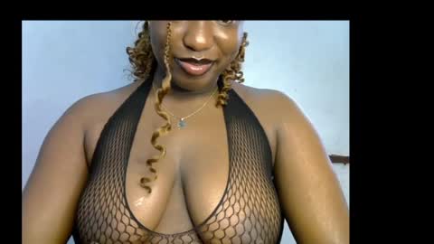 Snapshot of sweetpetitgirl chatting on 19, 5, 2026 LILY BRANDY online show from 19, 5, 2026