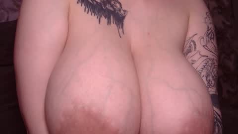 Snapshot of sweetpussy1311 chatting on 11, 2, 2025 DianaDmitry online show from 11, 2, 2025