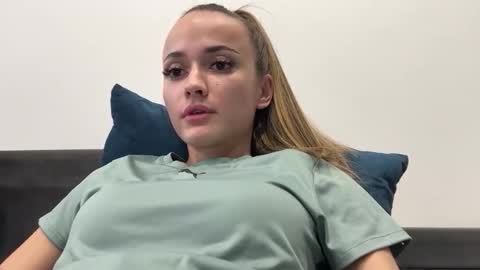 sweetsatalana online show from 4, 4, 2026