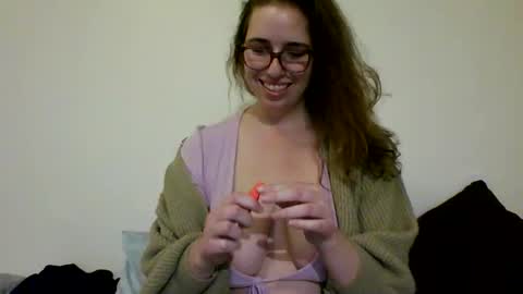 Snapshot of sweetsocalgirl chatting on 19, 2, 2025 sweetsocalgirl online show from 19, 2, 2025