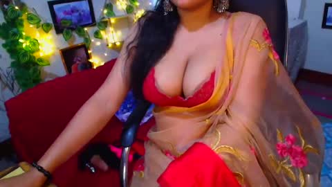 Snapshot of sweetsour18 chatting on 15, 11, 2025 SweetSour online show from 15, 11, 2025