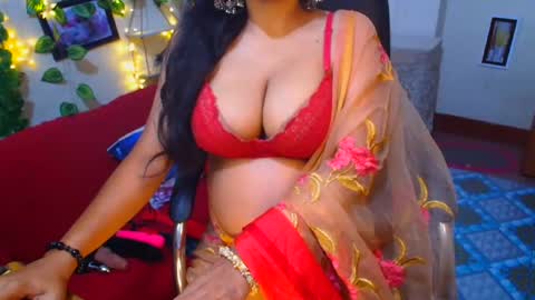 Snapshot of sweetsour18 chatting on 15, 12, 2025 SweetSour online show from 15, 12, 2025