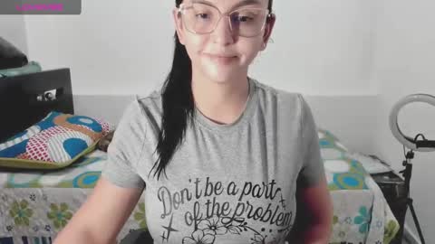 Snapshot of sweetsquirtx23 chatting on 17, 1, 2025 lili online show from 17, 1, 2025