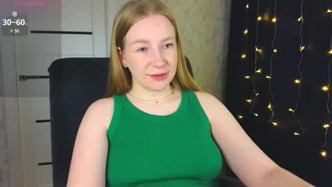 Snapshot of sweett_blondee chatting on 10, 12, 2024 Sky online show from 10, 12, 2024