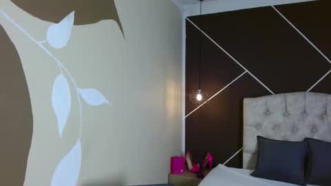 Scarlet online show from 19, 9, 2025