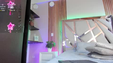 sweetviolet___ online show from 26, 2, 2025