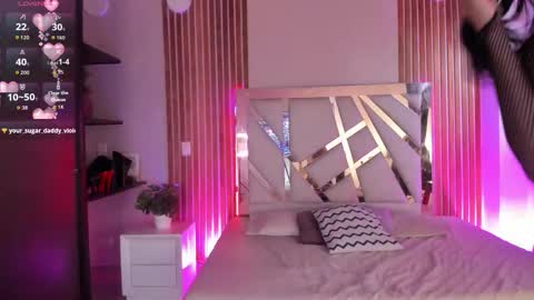 sweetviolet___ online show from 8, 11, 2025