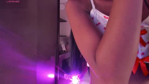 sweetviolet___ online show from 1, 6, 2026