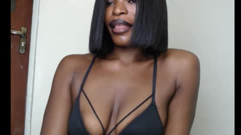 Snapshot of sweetxxboobsx chatting on 14, 10, 2025 sweetxxboobsx online show from 14, 10, 2025