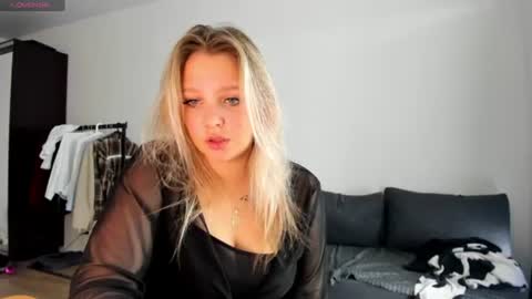 Snapshot of sweety_bettyyy chatting on 17, 6, 2026 Betty online show from 17, 6, 2026