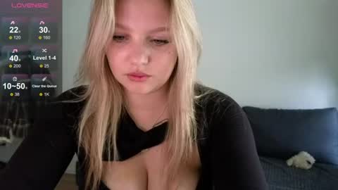 Snapshot of sweety_bettyyy chatting on 25, 6, 2026 Betty online show from 25, 6, 2026