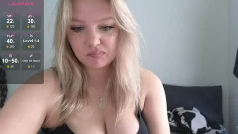 Snapshot of sweety_bettyyy chatting on 8, 7, 2026 Betty online show from 8, 7, 2026