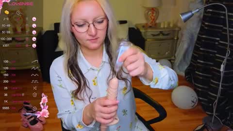 Hot Candy online show from 9, 11, 2025