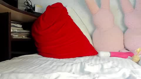 Mia online show from 4, 2, 2025