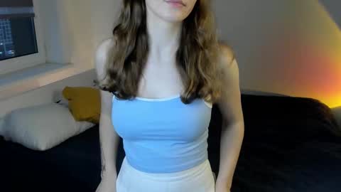 Snapshot of sweety_xis chatting on 16, 9, 2025 Bella . online show from 16, 9, 2025