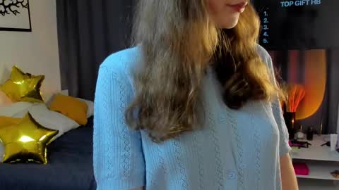 Snapshot of sweety_xis chatting on 25, 9, 2025 Bella . online show from 25, 9, 2025