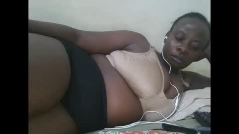 Snapshot of sweetyass25 chatting on 9, 9, 2025 sweetyass25 online show from 9, 9, 2025