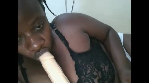 Snapshot of sweetyass25 chatting on 13, 9, 2025 sweetyass25 online show from 13, 9, 2025