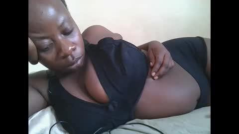 Snapshot of sweetyass25 chatting on 15, 9, 2025 sweetyass25 online show from 15, 9, 2025