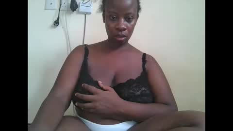 Snapshot of sweetyass25 chatting on 28, 9, 2025 sweetyass25 online show from 28, 9, 2025