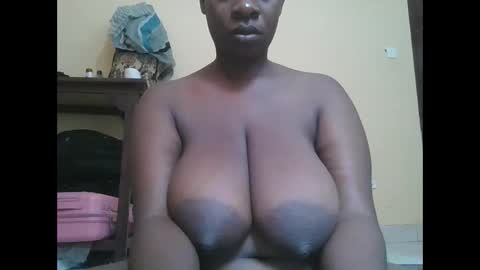 Snapshot of sweetyass25 chatting on 8, 10, 2025 sweetyass25 online show from 8, 10, 2025