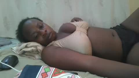 Snapshot of sweetyass25 chatting on 8, 10, 2025 sweetyass25 online show from 8, 10, 2025