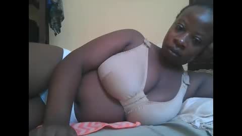 Snapshot of sweetyass25 chatting on 11, 10, 2025 sweetyass25 online show from 11, 10, 2025