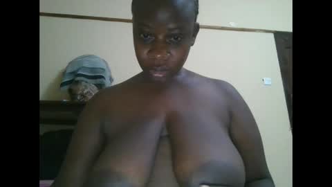 Snapshot of sweetyass25 chatting on 17, 10, 2025 sweetyass25 online show from 17, 10, 2025