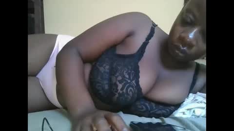 Snapshot of sweetyass25 chatting on 20, 10, 2025 sweetyass25 online show from 20, 10, 2025