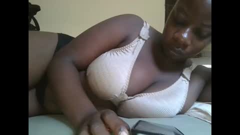 Snapshot of sweetyass25 chatting on 21, 10, 2025 sweetyass25 online show from 21, 10, 2025