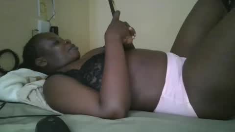 Snapshot of sweetyass25 chatting on 29, 10, 2025 sweetyass25 online show from 29, 10, 2025