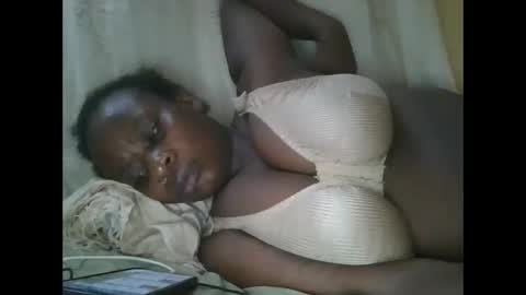 Snapshot of sweetyass25 chatting on 12, 11, 2025 sweetyass25 online show from 12, 11, 2025