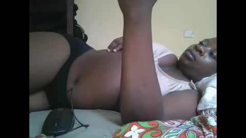 Snapshot of sweetyass25 chatting on 18, 11, 2025 sweetyass25 online show from 18, 11, 2025