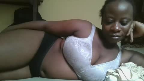 Snapshot of sweetyass25 chatting on 21, 11, 2025 sweetyass25 online show from 21, 11, 2025