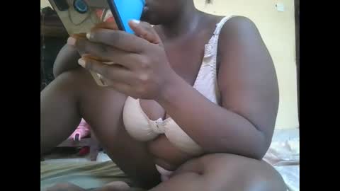 Snapshot of sweetyass25 chatting on 30, 11, 2025 sweetyass25 online show from 30, 11, 2025