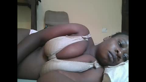 sweetyass25 online show from 4, 2, 2026