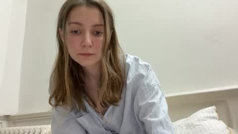 Snapshot of sweetyforever chatting on 28, 7, 2026 Lily online show from 28, 7, 2026