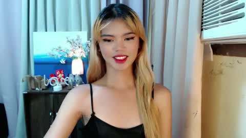 Snapshot of sweetytrannygirlxx chatting on 7, 12, 2024 Megan online show from 7, 12, 2024