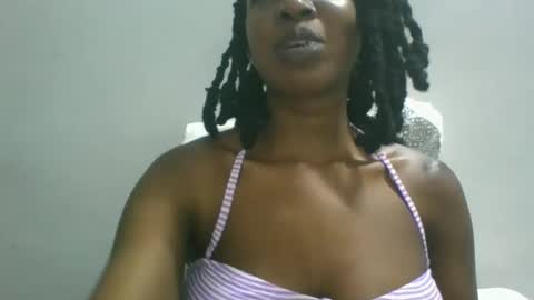 Snapshot of sweetz_candice chatting on 14, 10, 2025 sweetz_candice online show from 14, 10, 2025