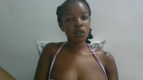 Snapshot of sweetz_candice chatting on 15, 10, 2025 sweetz_candice online show from 15, 10, 2025