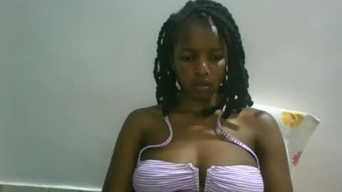 Snapshot of sweetz_candice chatting on 17, 10, 2025 sweetz_candice online show from 17, 10, 2025