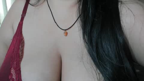 Snapshot of sweewoman_ chatting on 18, 1, 2025 Miranda online show from 18, 1, 2025