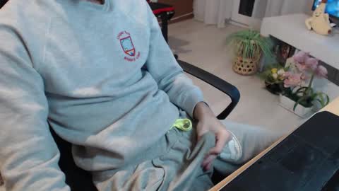 SwetLittleBoy4u online show from 1, 10, 2025