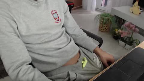 SwetLittleBoy4u online show from 2, 10, 2025