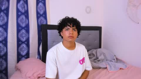 Snapshot of swwet_boy chatting on 8, 1, 2025 swwet_boy online show from 8, 1, 2025